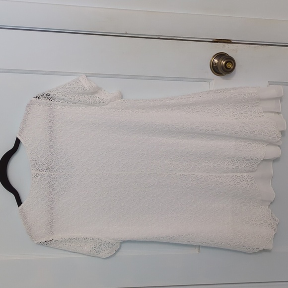 Style & Co PL White Short Sleeved Lace Top with Nylon Lining - Picture 4 of 4